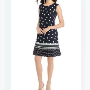 Sandra Darren Knee Length Sleeveless Dress With Pleated Hemline / Sz 12